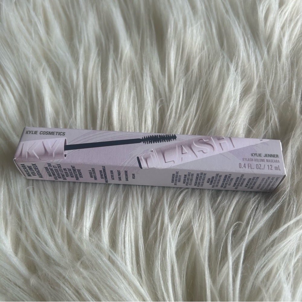 Kylie Cosmetics Kylash Mascara in Black